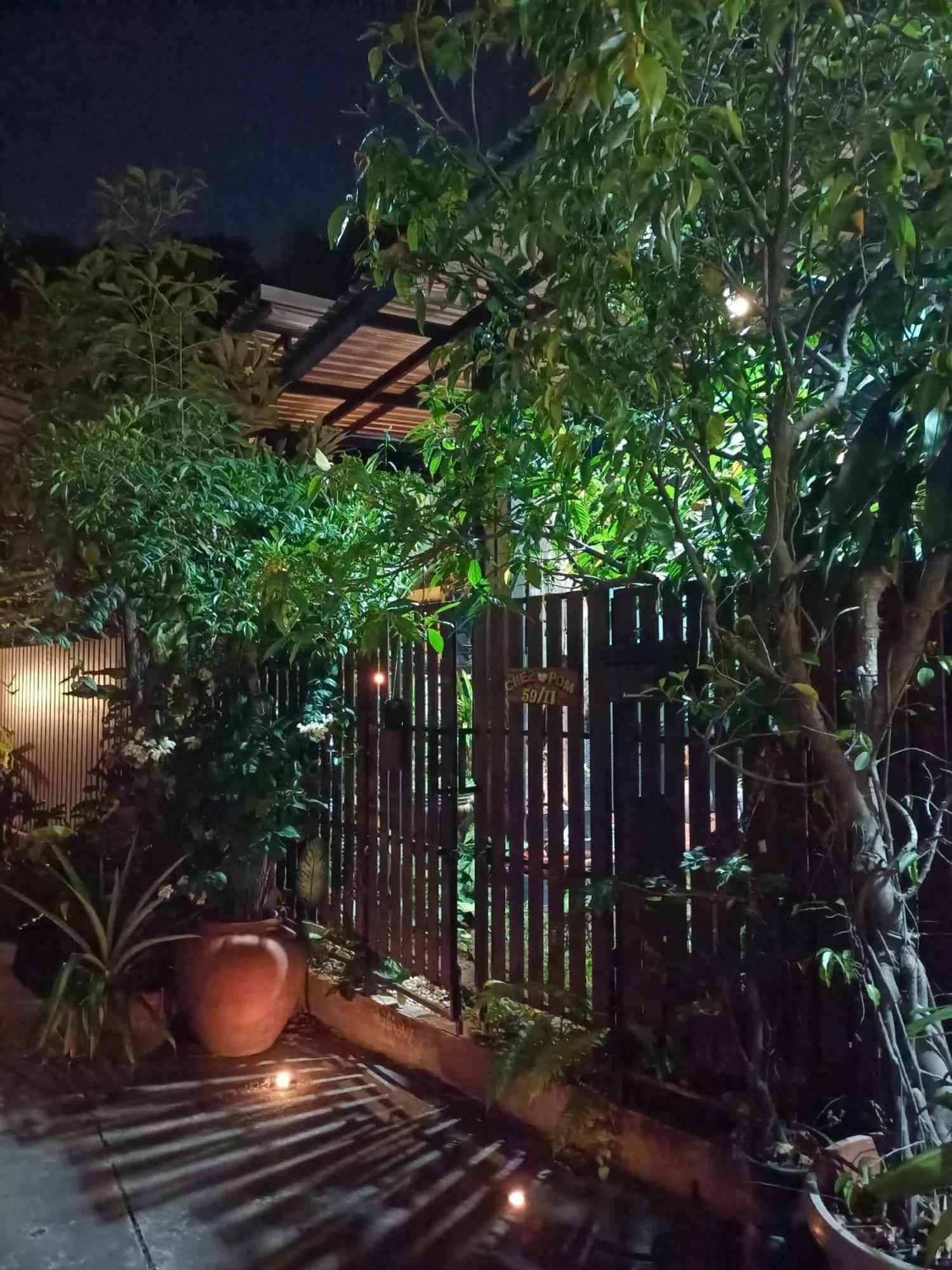 Chez Pom Hotel Chiang Mai Ngoại thất bức ảnh
