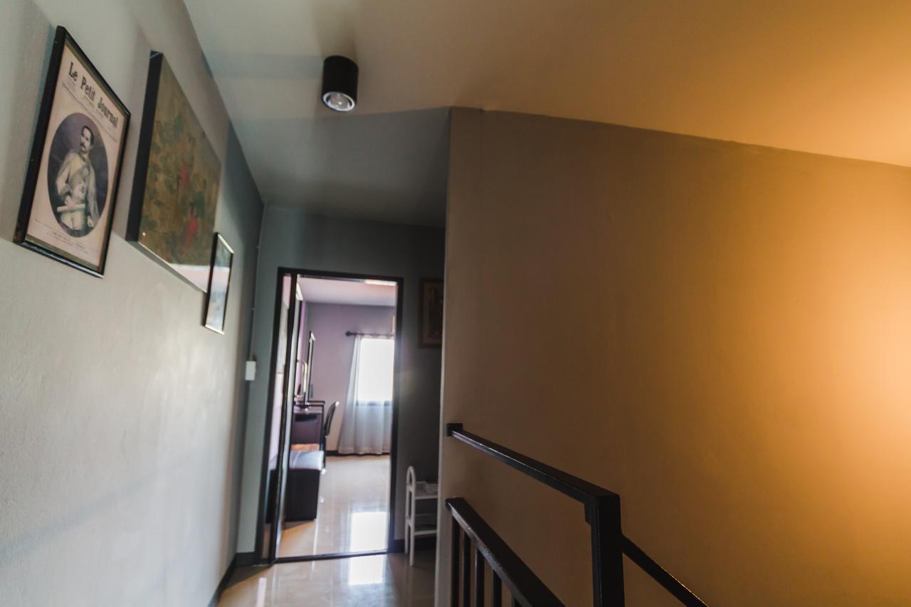 Chez Pom Hotel Chiang Mai Ngoại thất bức ảnh